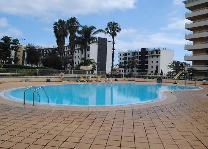 Aurora Park Com Piscina * Funchal (Madeira)